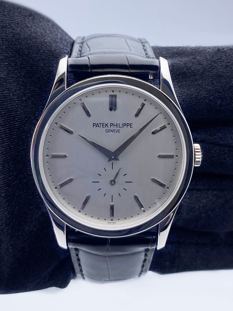 Patek Philippe Calatrava 5196G 18K White Gold Mens Watch