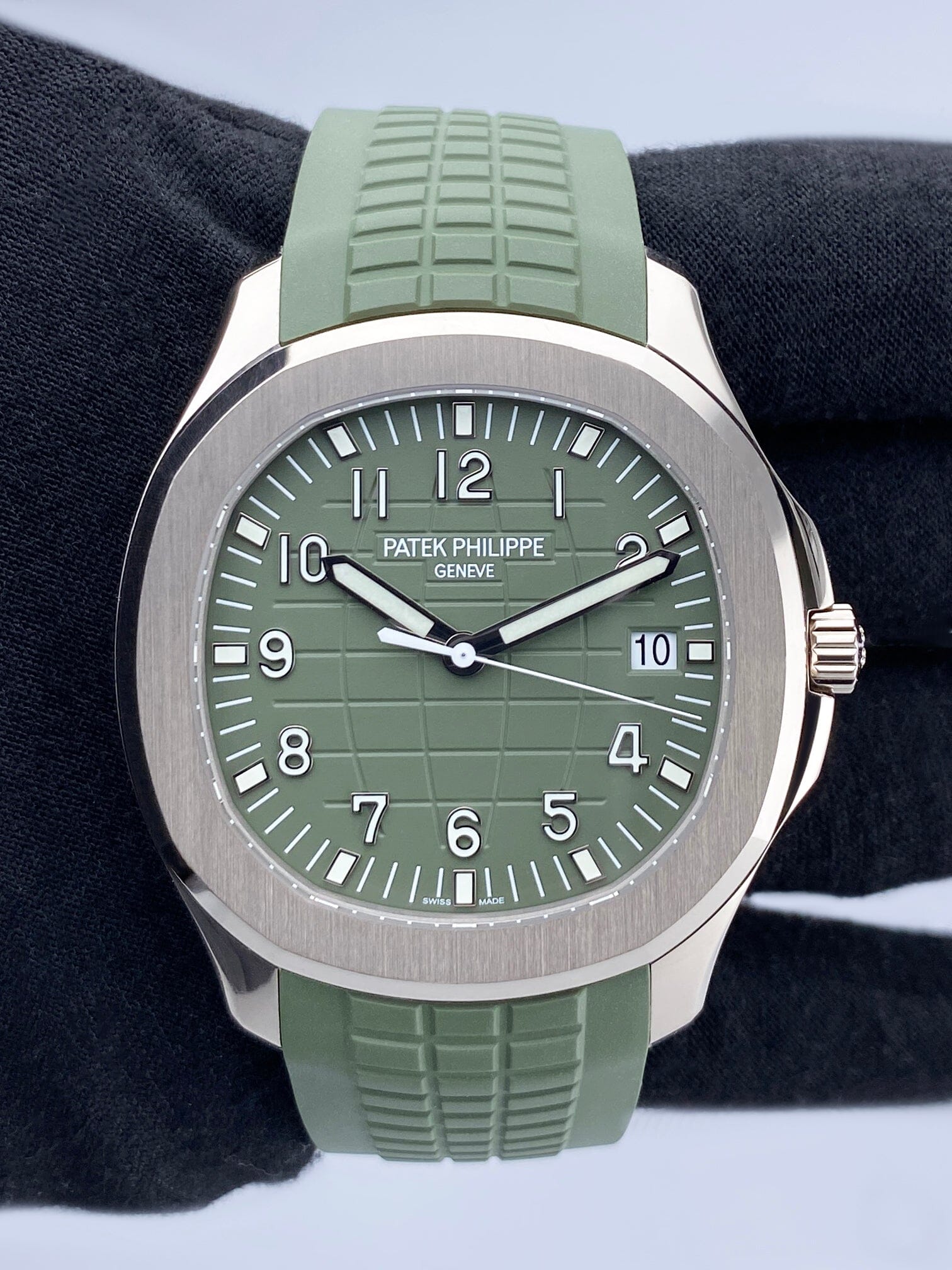 Patek Philippe Aquanaut 5168G 010 Green Dial Mens Watch Box Papers