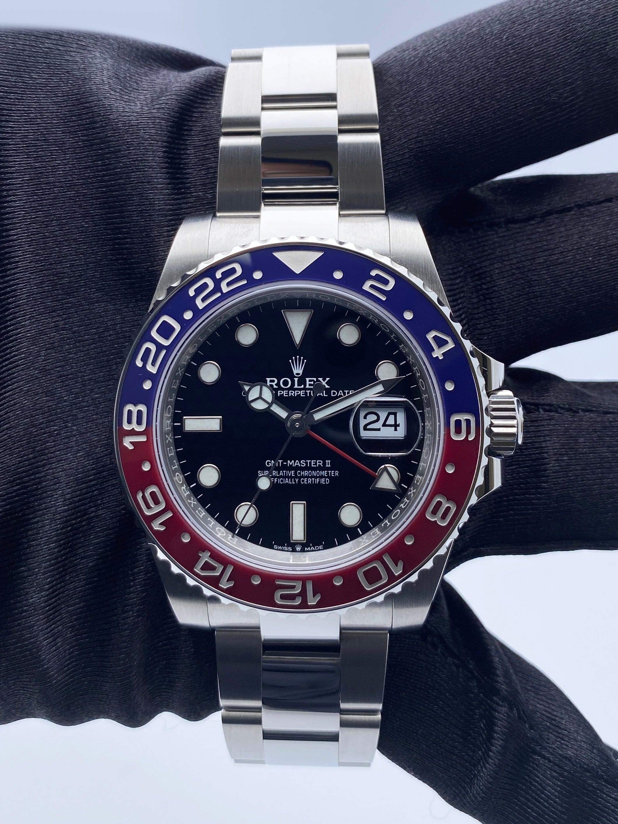 Rolex GMT MASTER ll 126710BLRO Pepsi Bezel Mens Watch Box Papers