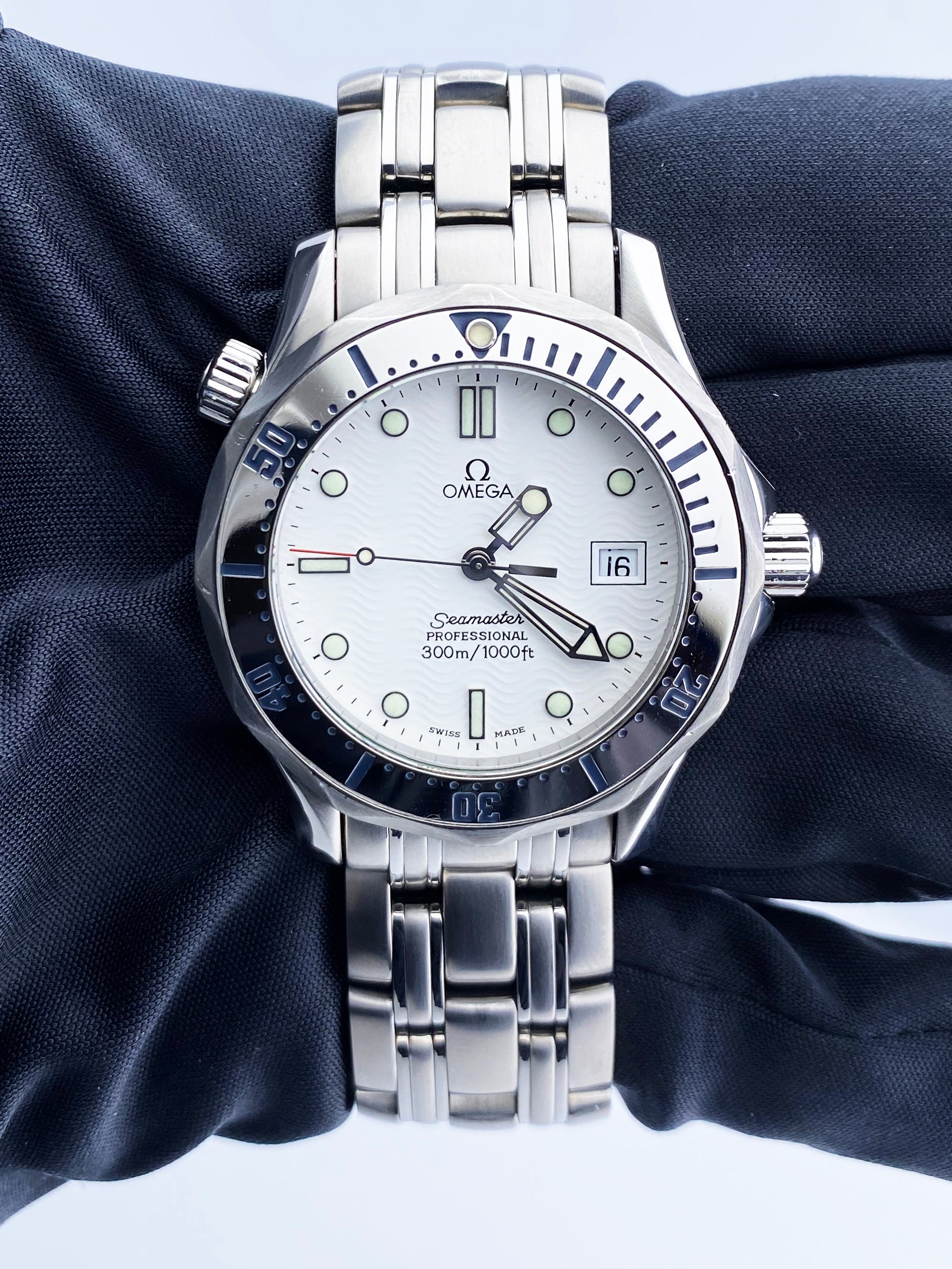 2000 omega seamaster professional best sale