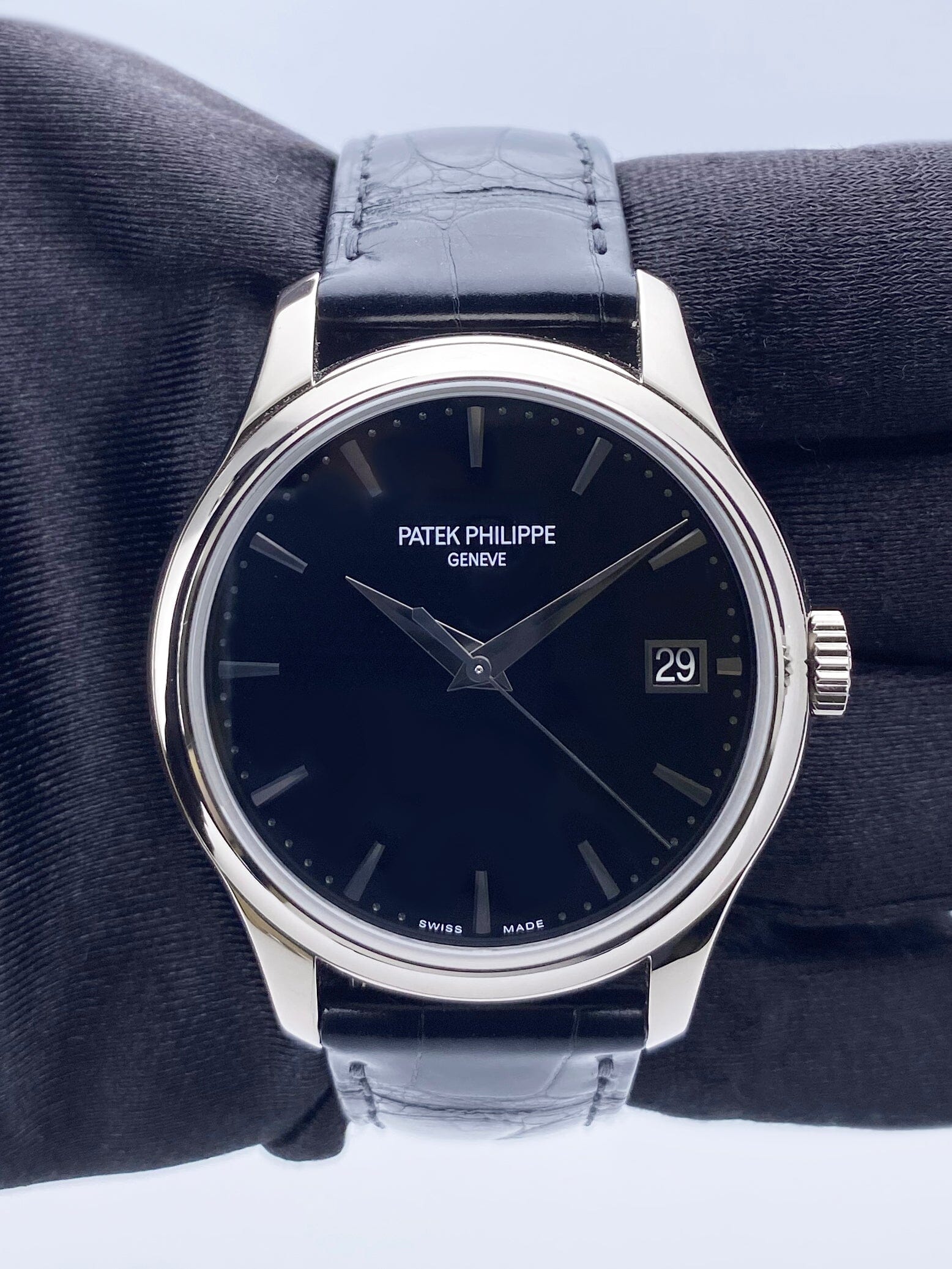 Patek philippe calatrava black dial hotsell